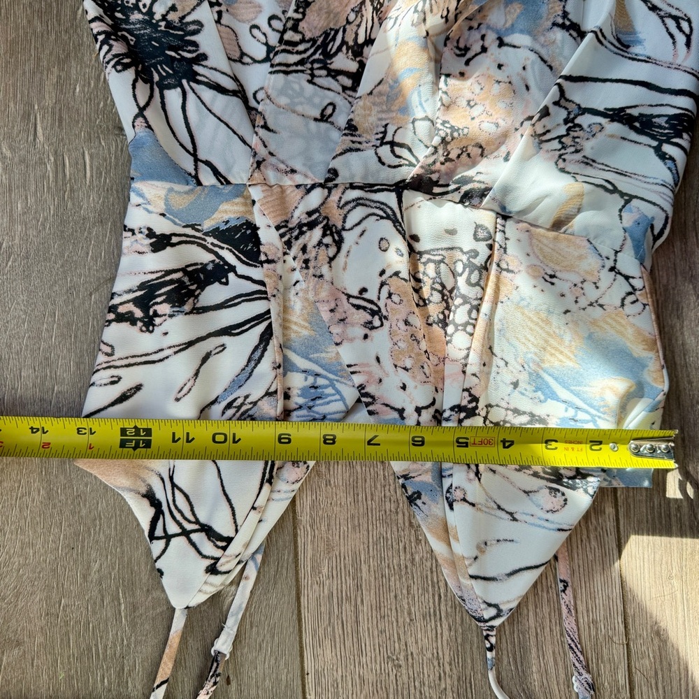 Elliatt Pastel Abstract Midi Dress - Picture 8 of 9